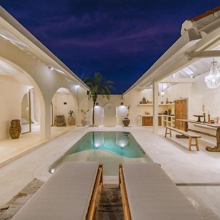 Villa Stella: 2Br Vibrant Mediterranean Oasis Canggu Exteriör bild